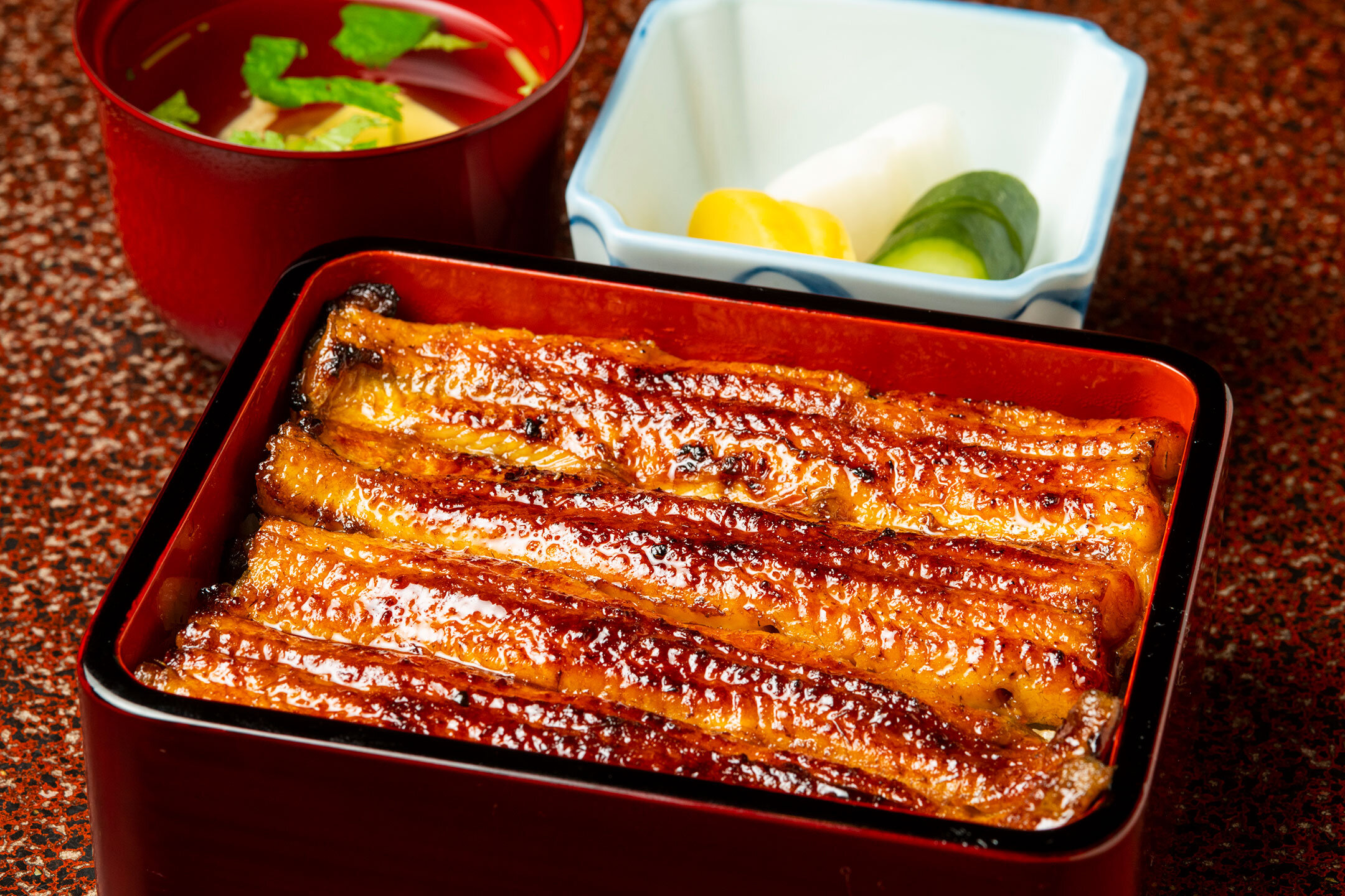 名湯でくつろぎ、富士山が生み出した自然を楽しむ夫婦旅