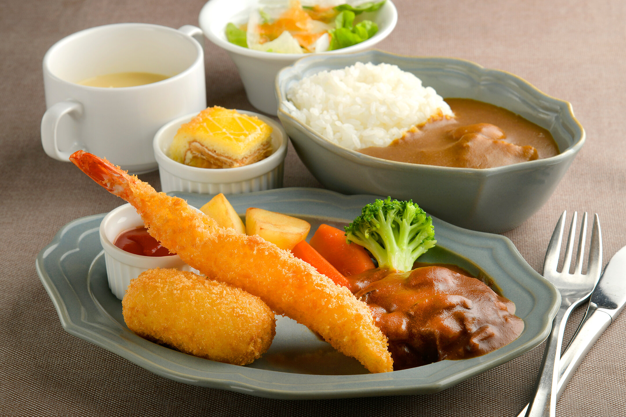 グルメや海・街の絶景に温泉、鉄道も！心躍る木古内・函館へ